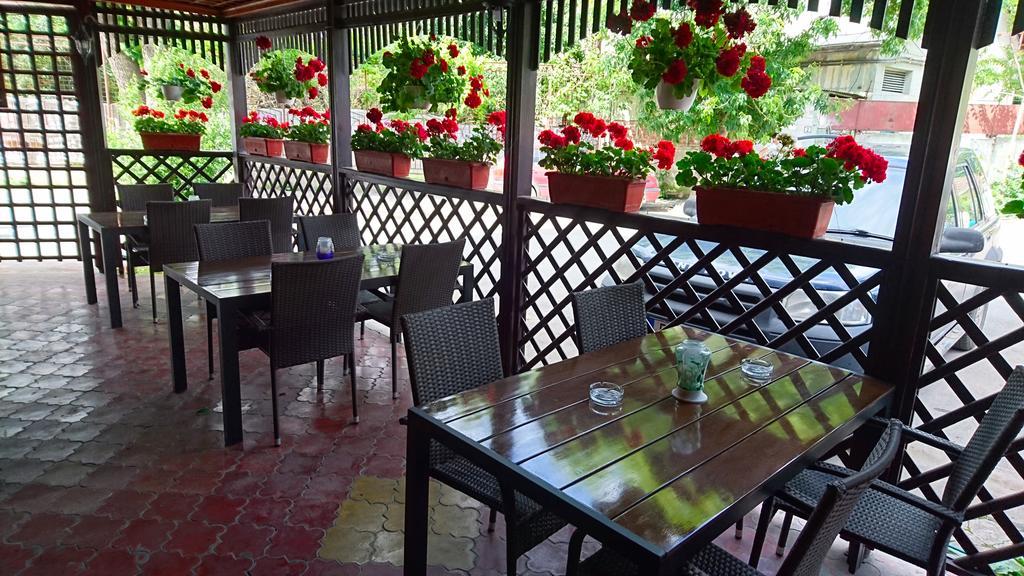 Hotel Pui De Urs Bükreş Dış mekan fotoğraf