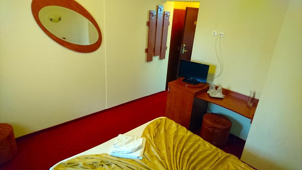 Hotel Pui De Urs Bükreş Dış mekan fotoğraf