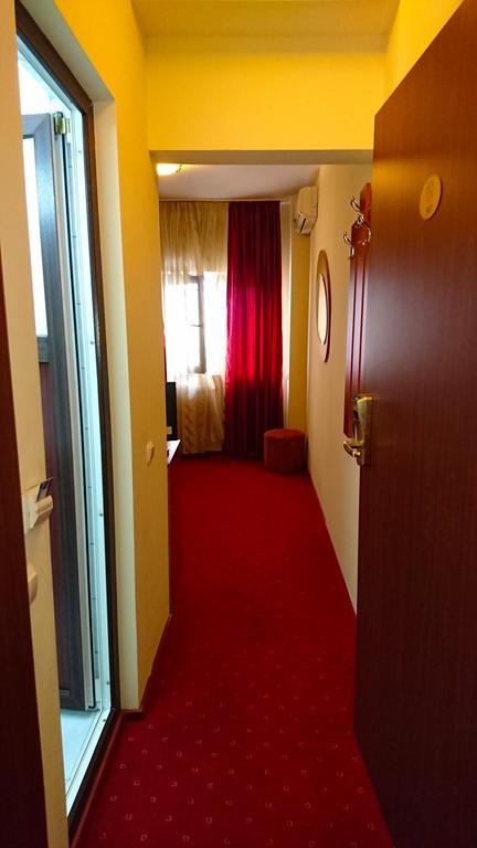 Hotel Pui De Urs Bükreş Dış mekan fotoğraf
