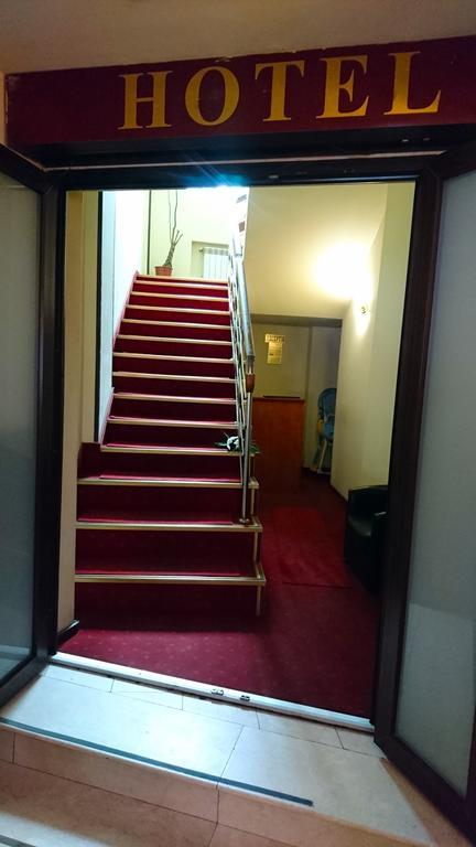 Hotel Pui De Urs Bükreş Dış mekan fotoğraf